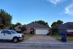 121 Canterbury St, Euless, TX 76039 - Photo 1
