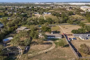 325 Crescent Dr, Grand Prairie, TX 75050 - Photo 23