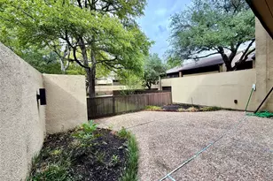 1201 Portales Ln, Irving, TX 75061 - Photo 19