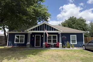 1338 S Pine St, Grapevine, TX 76051 - Photo 1