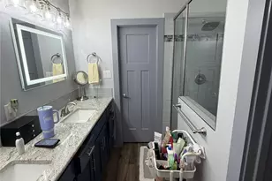 1338 S Pine St, Grapevine, TX 76051 - Photo 5