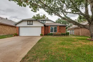 5814 Fox Hunt Dr, Arlington, TX 76017 - Photo 1
