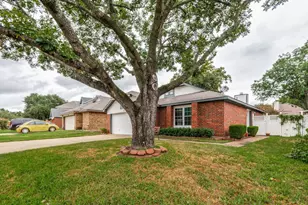 5814 Fox Hunt Dr, Arlington, TX 76017 - Photo 3