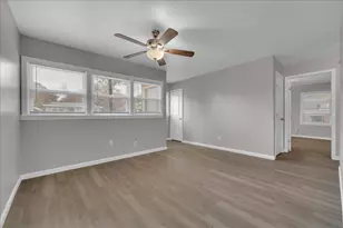 5528 Rickenbacker Pl, Fort Worth, TX 76112 - Photo 9