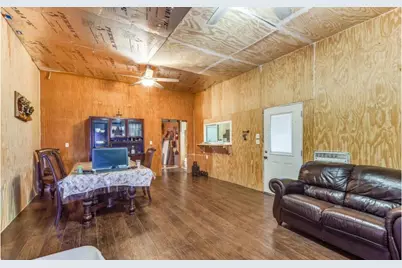 1619 County Road 7711, Devine, TX 78016 - Photo 19