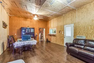 1619 Co Rd 7711, Devine, TX 78016 - Photo 19