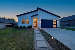 2604 Flora Ln, Denison, TX 75020 - Photo 1