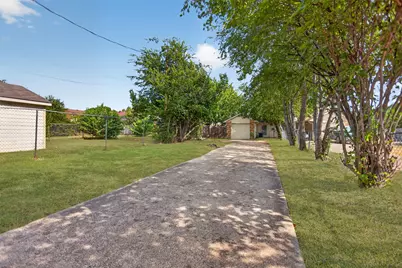 303 Liberty Place, Grand Prairie, TX 75052 - Photo 15