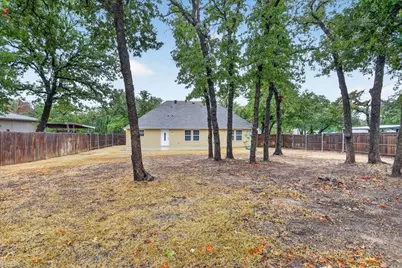 1612 Tanglewood Drive, Azle, TX 76020 - Photo 37