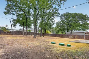 1612 Tanglewood Dr, Azle, TX 76020 - Photo 39