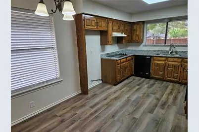 218 Buffalo Creek Drive, Waxahachie, TX 75165 - Photo 9