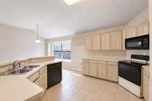 6917 Cold Water Canyon Rd, Fort Worth, TX 76132 - Photo 11
