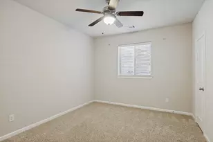 8686 Thorbrush Pl, Dallas, TX 75238 - Photo 17