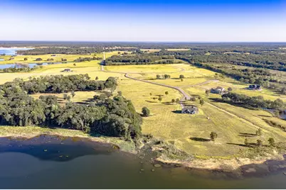360 Lakewood Lane, Honey Grove, TX 75446 - Photo 17
