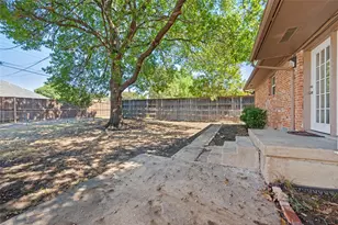 8819 Graywood Dr, Dallas, TX 75243 - Photo 23