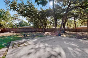 2314 Wales Pl, Irving, TX 75062 - Photo 33