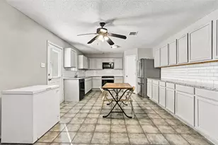 1856 Lariat Dr, Fort Worth, TX 76247 - Photo 7