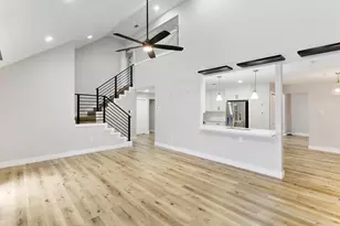 2911 Creekside Ct, Carrollton, TX 75007 - Photo 11