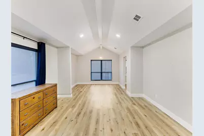2911 Creekside Court, Carrollton, TX 75007 - Photo 5