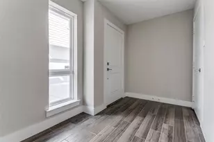 1932 Landon Ln, Dallas, TX 75204 - Photo 7