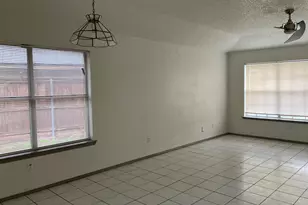 5210 Highbank Dr, Arlington, TX 76018 - Photo 3