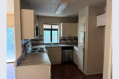 1110 Sandalwood Lane, DeSoto, TX 75115 - Photo 5