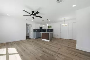905 E Shaw St, Fort Worth, TX 76110 - Photo 5