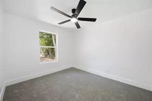 905 E Shaw St, Fort Worth, TX 76110 - Photo 13