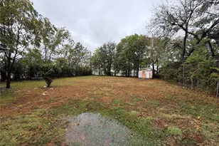 8125 Shafter Dr, Dallas, TX 75227 - Photo 11