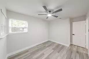 404 Simmons Dr, Hurst, TX 76053 - Photo 15