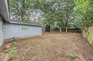 404 Simmons Dr, Hurst, TX 76053 - Photo 37