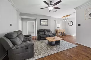 503 E Kaufman St, Mabank, TX 75147 - Photo 3