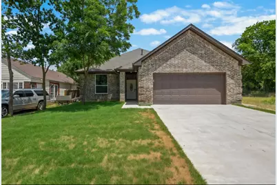 820 N Wood Street, Denton, TX 76209 - Photo 1