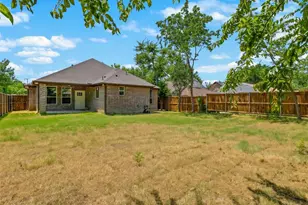 820 N Wood St, Denton, TX 76209 - Photo 9