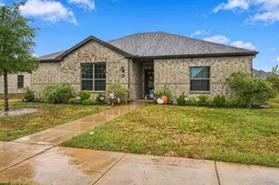1405 Kite St, DeSoto, TX 75115 - Photo 1