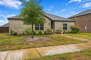 1405 Kite St, DeSoto, TX 75115 - Photo 3