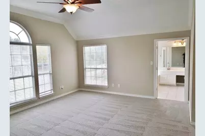 211 Moss Hill Road, Irving, TX 75063 - Photo 9
