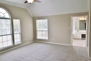 211 Moss Hill Rd, Irving, TX 75063 - Photo 9