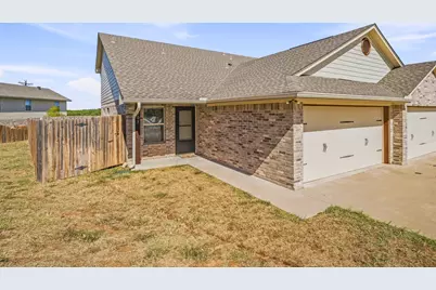907 Dart Court, Granbury, TX 76049 - Photo 3