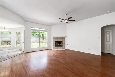 7921 Rattlers Court, Arlington, TX 76002 - Photo 3