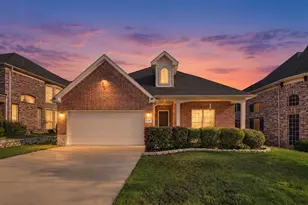 336 Gotland Dr, Grand Prairie, TX 75052 - Photo 1