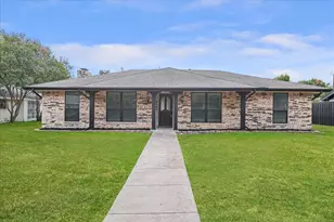 236 Charles St, DeSoto, TX 75115 - Photo 1
