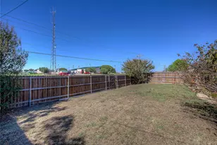6910 Sayle St, Greenville, TX 75402 - Photo 25