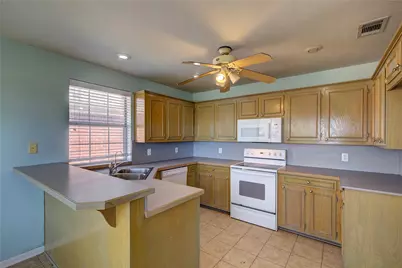6910 Sayle Street, Greenville, TX 75402 - Photo 7