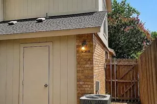 2322 Summer Pl Dr, Arlington, TX 76014 - Photo 3