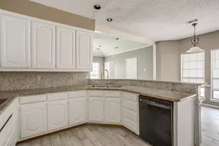 9017 Rodeo Dr, Irving, TX 75063 - Photo 17