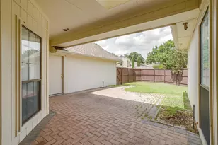 9017 Rodeo Dr, Irving, TX 75063 - Photo 29