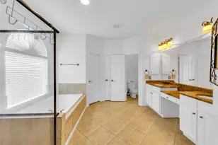 8305 Bartley Cir, Plano, TX 75025 - Photo 11
