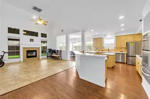 8305 Bartley Cir, Plano, TX 75025 - Photo 13