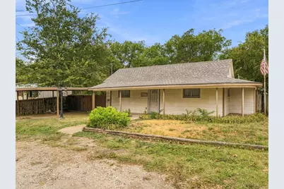 207 N Oneil Street, Alvord, TX 76225 - Photo 1